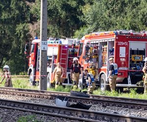 Osobówka wjechała pod pociąg w Wielkopolsce. Cztery osoby nie żyją!