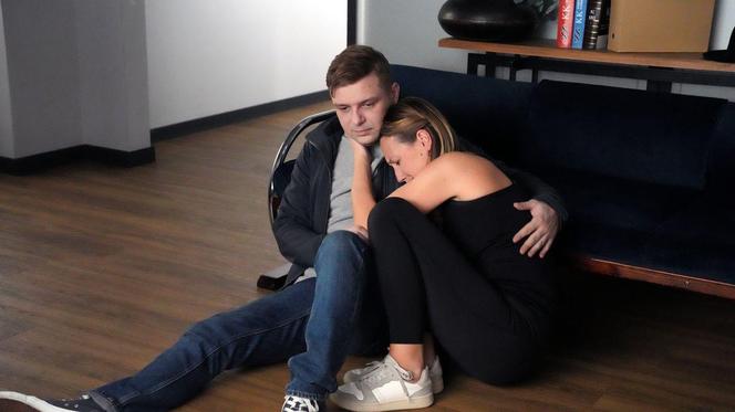 Barwy szczęścia odc. 3010: Hubert (Marek Molak), Asia Sokalska (Anna Gzyra-Augustynowicz)
