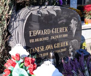 Grób Edwarda Gierka w Sosnowcu tonie w kwiatach na Wszystkich Świętych