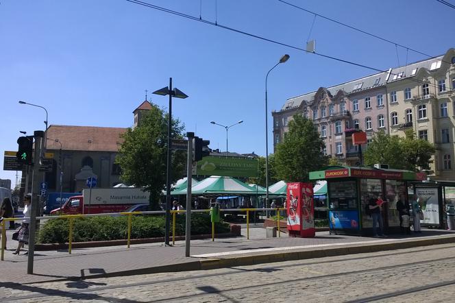 Poznań: Zielony Targ znika z placu Bernardyńskiego! Dlaczego? [NOWA LOKALIZACJA]