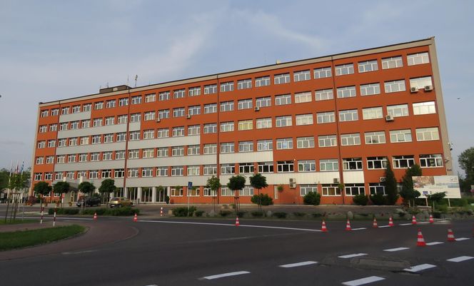 3. powiat legionowski 1176,45 zł per capita
