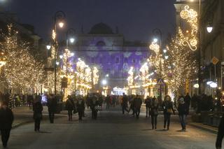 Warszawa zachwyca świątecznymi dekoracjami. Iluminacje już włączone [ZDJĘCIA]