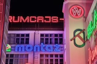 Wrocław rozświetlony neonami jak w Cyberpunku. Futurystyczny klimat