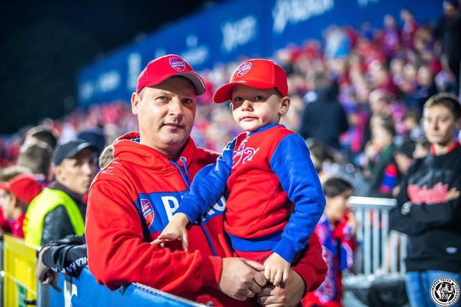 Raków Częstochowa - Puszcza Niepołomice: kibice mieli dwa powody do zadowolenia ZDJĘCIA