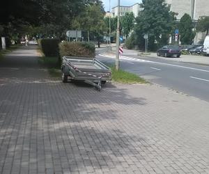 Mistrzowie parkowania opanowali Tarnów. Zdjęcia strażników miejskich wprawiają w osłupienie!