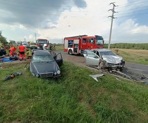 ​Pięć osób trafiło do szpitala po wypadku na drodze Wschowa-Olbrachcice. Zawinił 18-latek z mercedesa