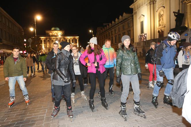 Nightskating. Warszawa na rolkach [Zdjęcia]