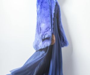 Te kolory będą rządzić jesienią i zimą 2025/26. Sprawdź, czy masz je w swojej szafie 