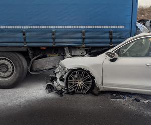 Tragiczny wypadek na S8. Porsche wbiło się w tył naczepy [29.01.2023]
