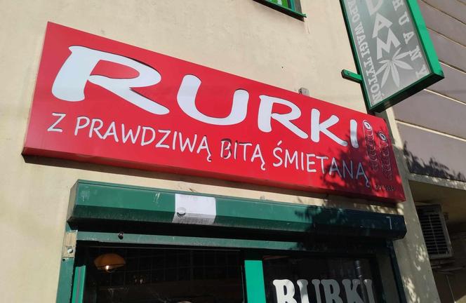 Rurki na Woli - przed lokalem stoją tłumy