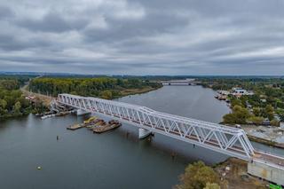 Most kolejowy nad Regalicą