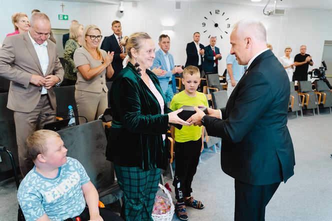Rodzina Tymka Kalaty wymieniła się prezentami z prezydentem i radnymi