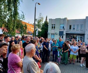 Magiczna Noc Świętojańska w Starym Fordonie. Spacer pod gwiazdami przyciągnął bydgoszczan i turystów
