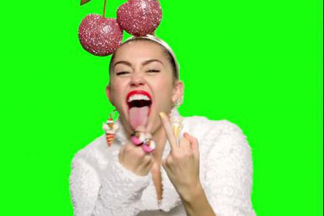 Miley Cyrus, MTV VMA 2015