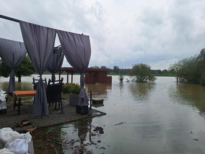 Chałupki zalane i odcięte od świata