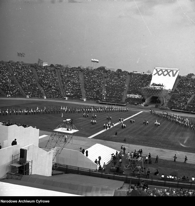 Manifestacja młodzieży na Stadionie X-lecia - 22 lipca 1979 r.