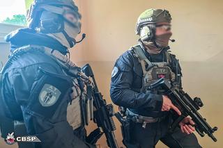 Rozbili gang narkotykowy powiązany z pseudokibicami klubu sportowego