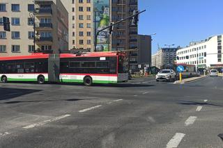 Zderzenie autobusu komunikacji miejskiej z kierowcą Bolta na jednym z lubelskich skrzyżowań [GALERIA]