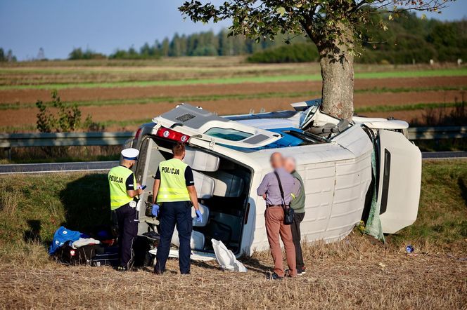 Wypadek Busa z Dziećmi w Miejscowości Lechów 