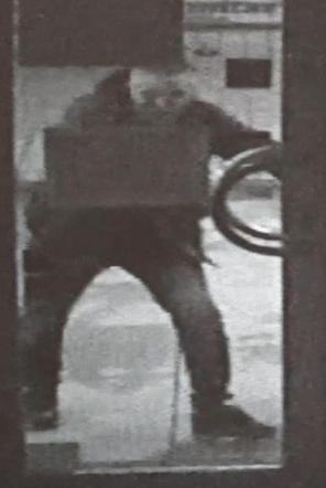 Oni są poszukiwani przez łódzką policję. Rozpoznajecie którąś z tych osób? 