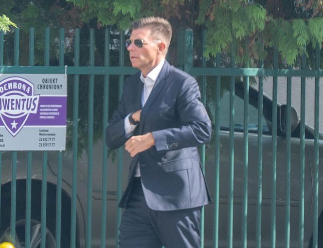 Ryszard Petru na hulajnodze