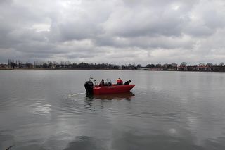 Szukają ciała 24-letniej Karoliny. Specjalny robot przeszukuje dno stawu