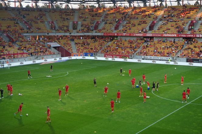 Jagiellonia-Poniewież. Liga Mistrzów i Eska Summer City na Stadionie Miejskim w Białymstoku