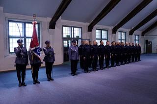 Ślubowanie nowych policjantów w Olsztynie. W szeregi wstąpiło 24 funkcjonariuszy [ZDJECIA]