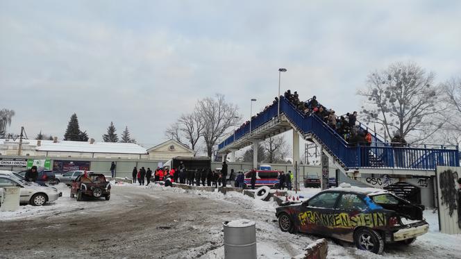 Białystok. Charytatywny Wrak Race Uniwerstal [18.12.2022]