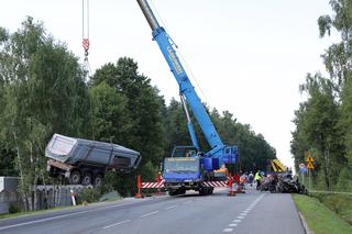 Pogrzeb kierowcy ciężarówki z wypadku w Grębiszewie. Pan Robert sam wychowywał trzy córeczki