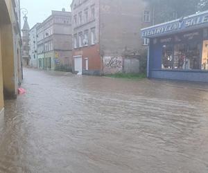 Powódź w Głuchołazach. Woda przedostała się na rynek