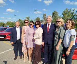 Siedlecki WORD wymienił starą flotę pojazdów egzaminacyjnych na nowe samochody marki Suzuki Swift