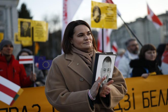 Łukaszenka uwolnił męża Cichanouskiej! Siedział pięć lat