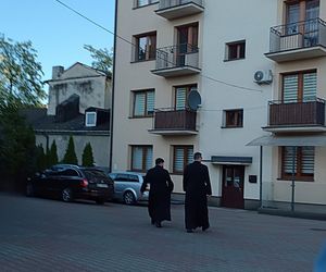 Ksiądz podejrzany o molestowanie nastolatek zatrzymany w Anglii