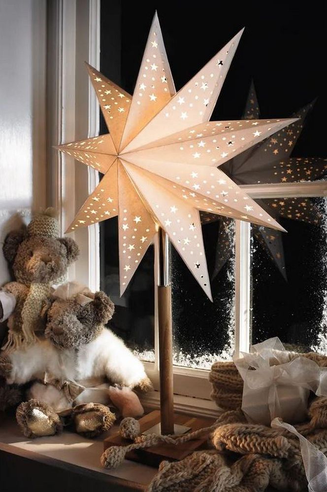 Świetlne dekoracje na Boże Narodzenie