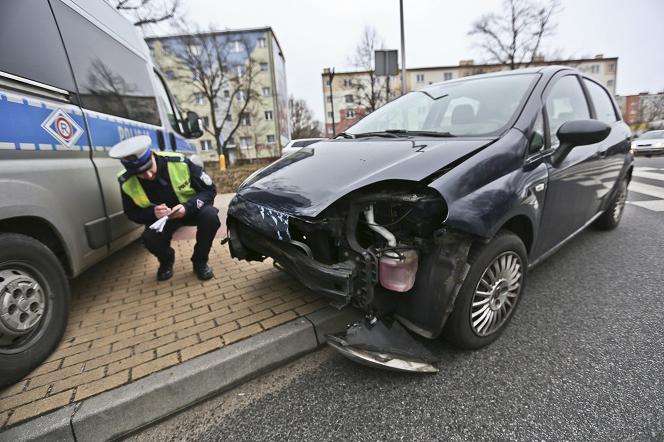 eCall: nowe wyposażenie obowiązkowe od 1.04.2018 - co to jest? Za ile? Kto musi mieć?