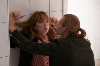 Na Wspólnej, odcinek 2995: Siostra Igi wyda ją gangsterom. Zgwałcą ją w piwnicy? - ZWIASTUN