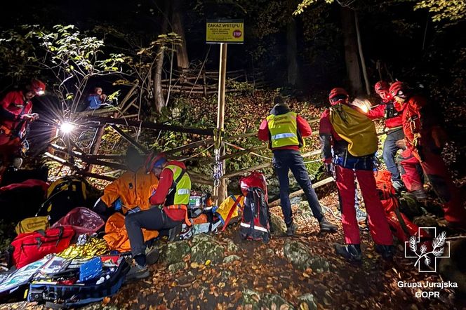 Akcja ratownicza Grupy Jurajskiej GOPR w jaskini Studnisko