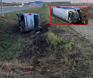 Poważny wypadek pod Łomżą. Bus wypadł z drogi. Wielu poszkodowanych