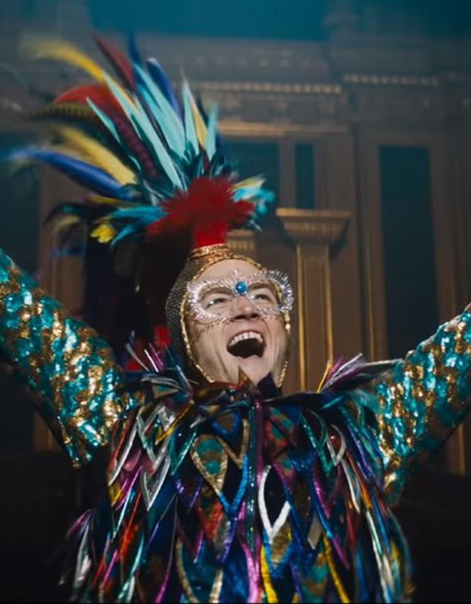 Taron Egerton jako Elton John