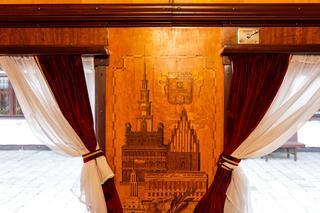 Wagon salonowy - zdjęcia. Zobacz wnętrze wagonu, którym podróżowali najważniejsi politycy z PRL-u