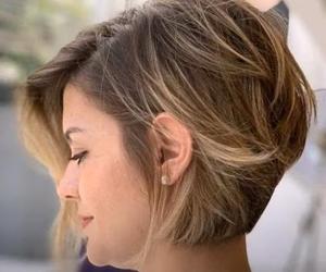 Odmładzające fryzury dla kobiet po 40-tce na 2023