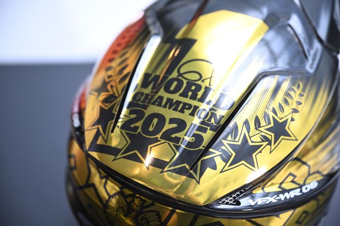 Bartosz Zmarzlik przekazał motocykl 11-letniemu Kubie