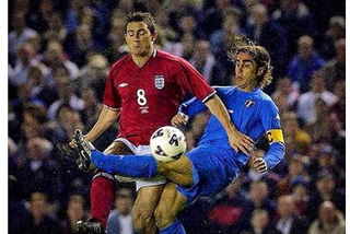 Fabio Cannavaro upamiętnił Gerrarda? Wyszedł mu... Lampard!