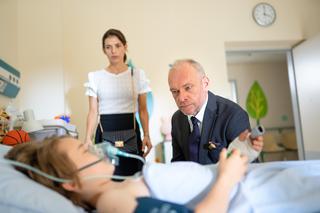 Zawsze warto 2 sezon odc. 15 (odc. 3): Witold (Mariusz Bonaszewski), Marta (Weronika Rosati), Antek (Stefan Wójcik)