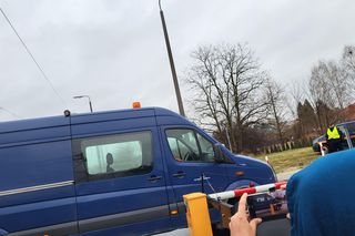 To może uratować Twoje życie! Co zrobić gdy utkniemy pomiędzy rogatkami?