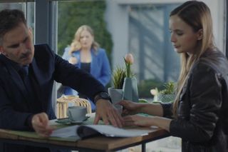 M jak miłość, odcinek 1877: Anita (Melania Grzesiewicz), Kamil (Marcin Bosak), dziennikarka