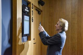 Joanna Scheuring-Wielgus triumfuje w toruńskim sądzie