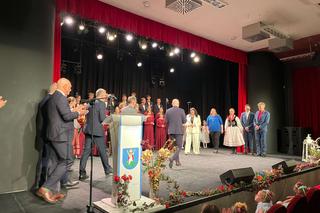 Wręczenie Tarczy Herbowej dla Pałacu Młodzieży i chóru Scherzo