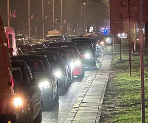 Totalny paraliż przy Arkadii w Warszawie. Znamy przyczyny chaosu drogowego